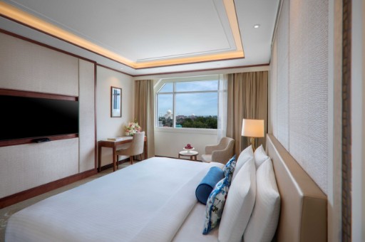 Deluxe Room with King Bed at Tajview, Agra - IHCL SeleQtions Deluxe room with a king-sized bed at Tajview, Agra - IHCL SeleQtions, a top hotel in Taj Ganj.