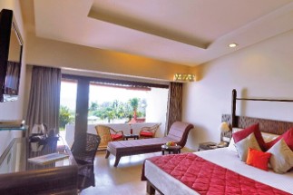 In dining room at Gateway Varkala Sunset view with great food at Gateway Varkala, offering breathtaking views of the sunset over the ocean, a perfect end to the day.