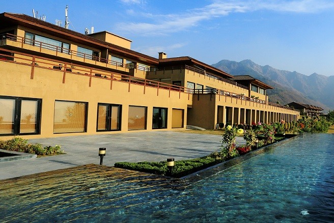 Upper Lawns - Meeting and Event Venue at Vivanta Dal View, Srinagar